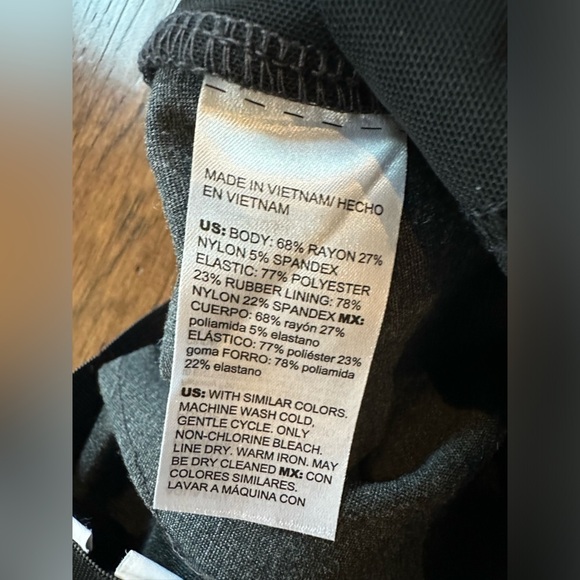 Chico’s Gray Wide-Leg Pull On Pants- 12R - Picture 3 of 4